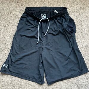 Under Armour Men’s Shorts - Black - Medium